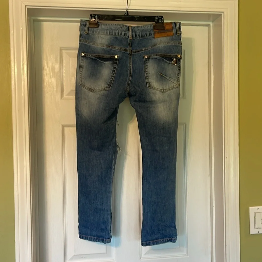 AMN Madness National - medium washed distressed blue jeans - size 28